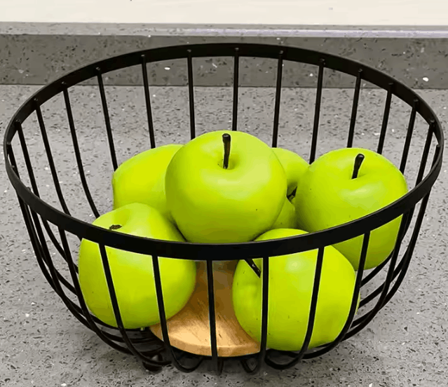 Coș de fructe rotund Raylin Home, metal și lemn, Ø24,6 cm, negru