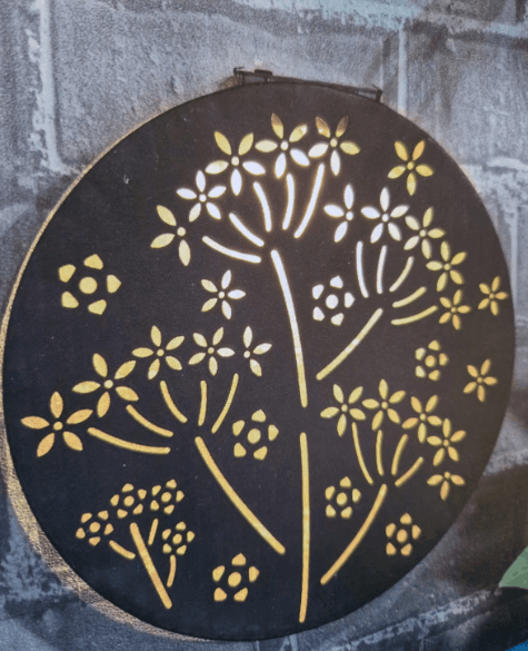 Decorațiune metalică solară Raylin Home, design floral, Ø25 cm